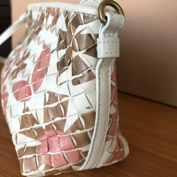 Bottega Veneta mini pochette bag - Picture 10 of 13